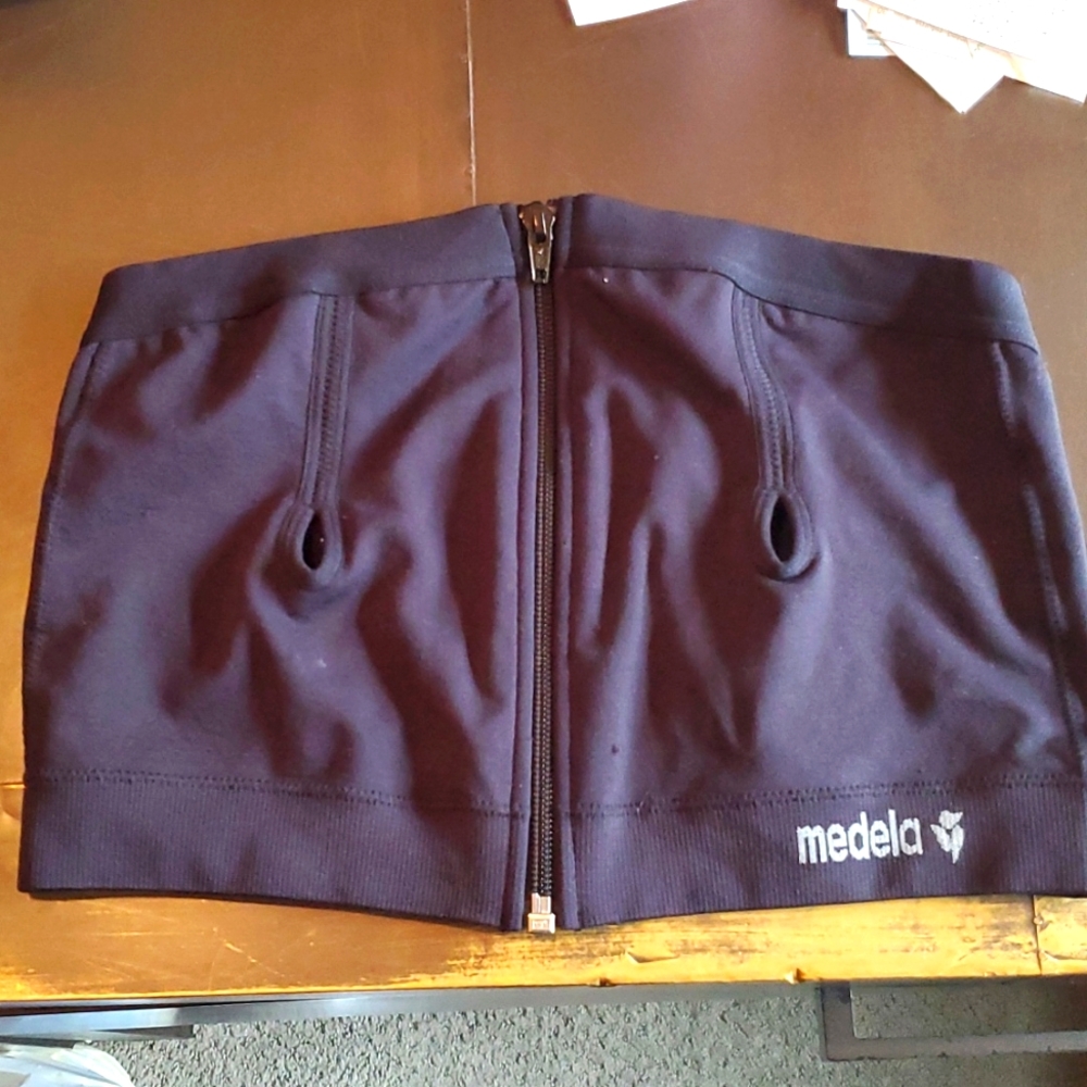 Medela breast feeding bra sz L